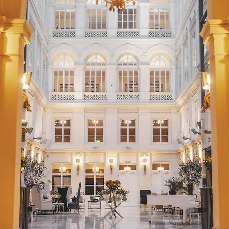 Hotel Grand Palace